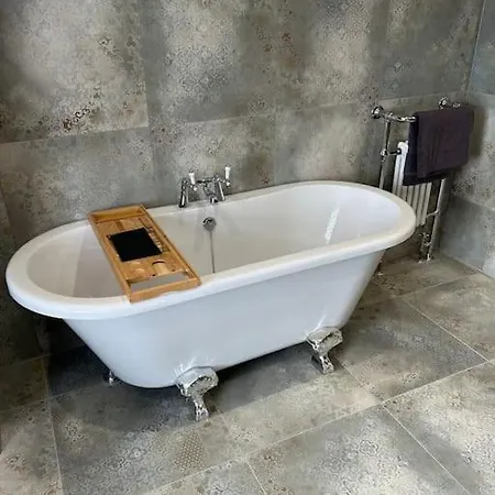 Rosy Bay * Scarborough